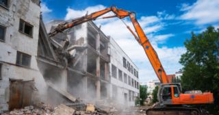 Промышленный демонтаж зданий Мытищи, цена от 2918 руб.