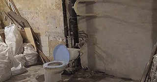 Демонтаж сантехкабины в панельном доме - цена от 1024 рублей | Сварной-Мтщ